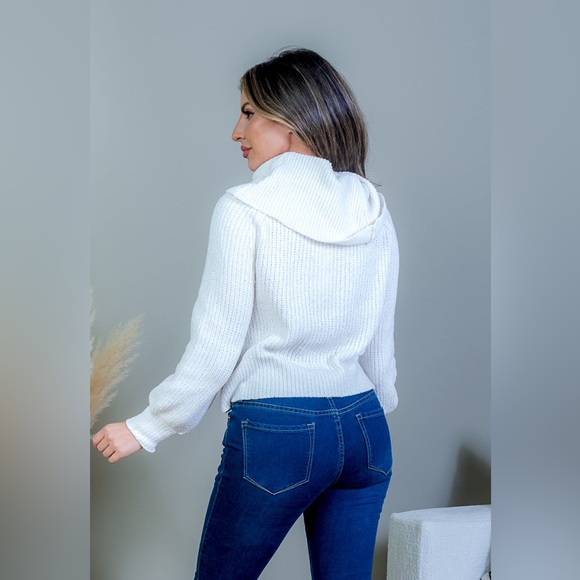 Luv & Bloom Women’s ivory chenille cropped sweater ribbed cowl neck - Picture 5 of 10